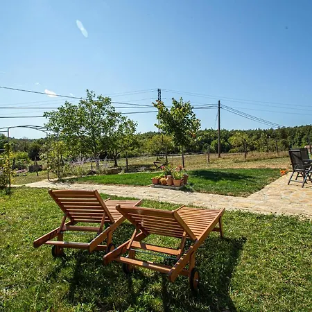 1 Bedroom Awesome In * Brezovica pri Gradinu